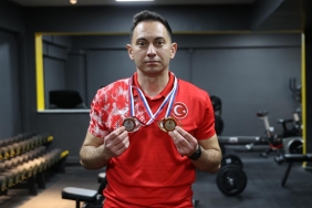 Emniyetin çevik atleti milli formayla madalyalar kazanıyor