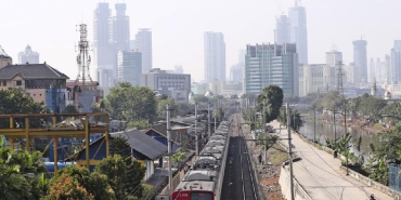 Endonezya'daki tren kazasında ölü sayısı 14'e yükseldi