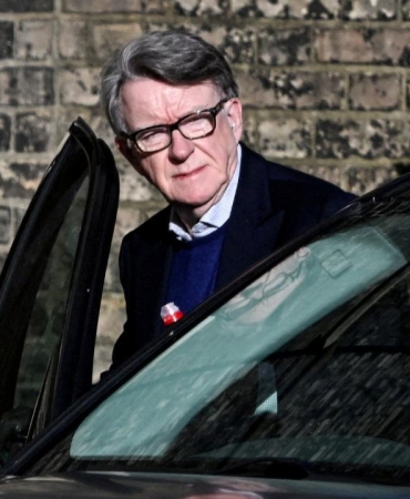 Epstein bağlantılı eski İngiliz Büyükelçi'nin, olumsuz güvenlik raporuna rağmen ABD'ye atandığı ortaya çıktı