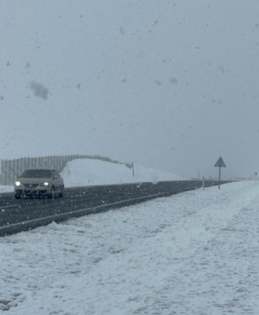 Erzurum'da baharda kar: Ulaşımı aksattı