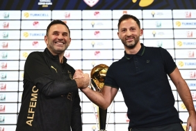 Fenerbahçe ve Galatasaray'ın transfer gündeminde olan isimden ayrılık açıklaması!