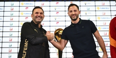 Fenerbahçe ve Galatasaray'ın transfer gündeminde olan isimden ayrılık açıklaması!