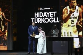 FIBA'nın 2026 Hall of Fame listesine seçilen Hidayet Türkoğlu onurlandırıldı