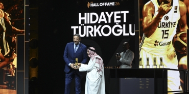 FIBA'nın 2026 Hall of Fame listesine seçilen Hidayet Türkoğlu onurlandırıldı