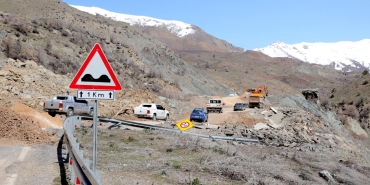 HakkariVan kara yolunda ulaşım kontrollü sağlanıyor