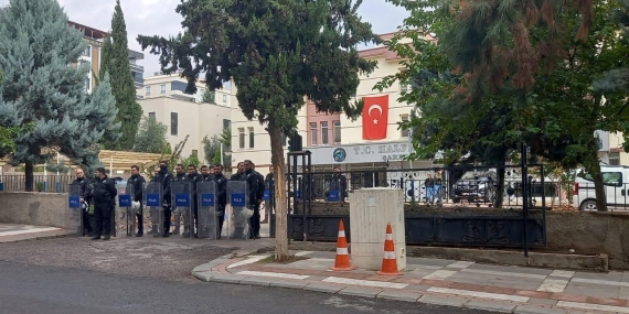 Halfeti Belediyesi'ne operasyon: 29 şüpheli tutuklandı