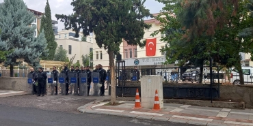 Halfeti Belediyesi'ne operasyon: 49 şüpheli gözaltına alındı