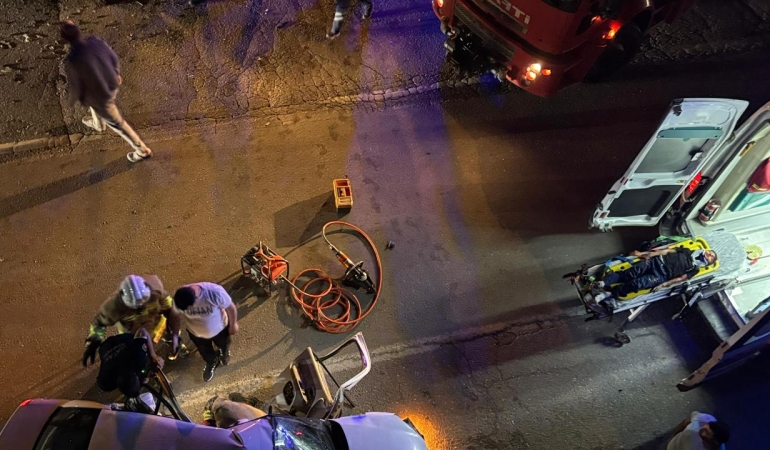 Hatay'da iki otomobilin çarpışması sonucu 2'si ağır 7 kişi yaralandı