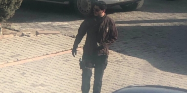 Hiç silahım yok diyen Sonel'in silahlı fotoğrafı ortaya çıktı