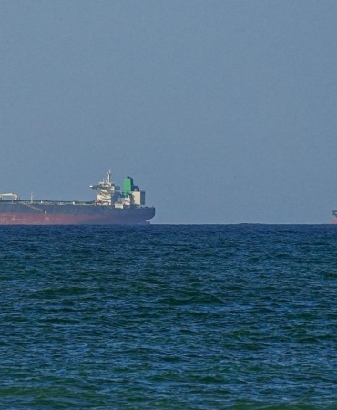 Hürmüz Boğazı'na ilerleyen gemiler U dönüşü yaptı