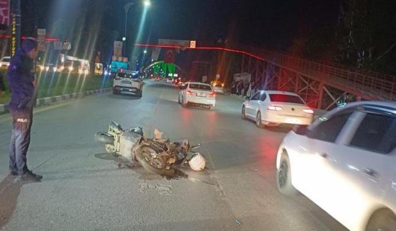 İki motosikletin çarpıştığı kazada polis memuru hayatını kaybetti