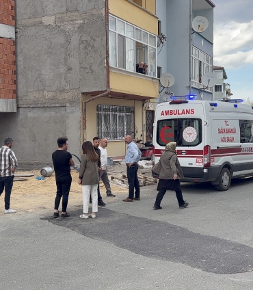 İnşaattan üzerine mutfak tüpü düşen işçi hayatını kaybetti