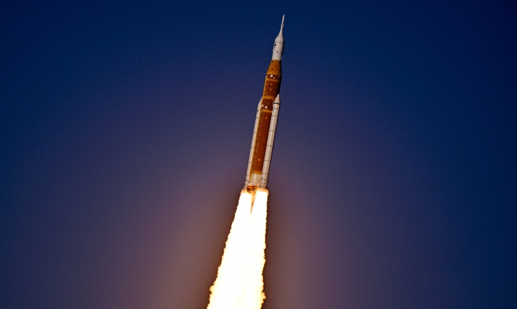 İnsanlık 54 yıl sonra Ay yolunda