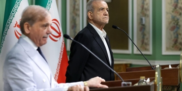 İran Cumhurbaşkanı Pezeşkiyan ile Pakistan Başbakanı Şerif görüştü