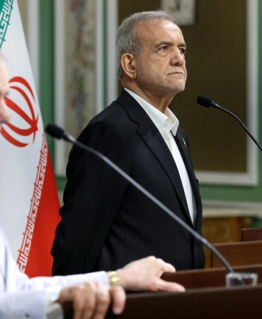 İran Cumhurbaşkanı Pezeşkiyan ile Pakistan Başbakanı Şerif görüştü