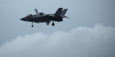 İran Devrim Muhafızları: Ülkenin orta kesimlerinde ABD'ye ait F35 savaş uçağı düşürüldü