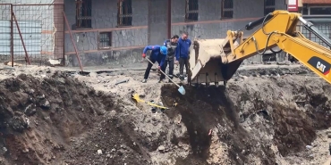 İş makinesi doğal gaz borusunu patlattı, ekipler alarma geçti