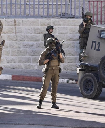 İşgalci İsrail'in Batı Şeria'daki saldırı ve baskınlarında 2 Filistinli yaralandı