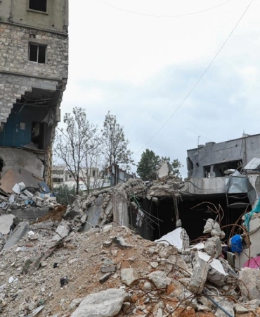 İşgalci İsrail'in hedef aldığı Lübnan'ın Nebatiye kentinde büyük bir yıkım kaldı