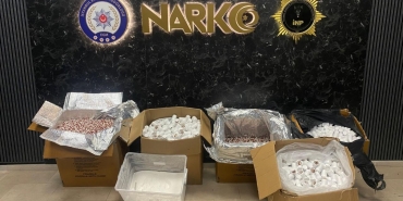 İstanbul'da 247 bin 500 sentetik ecza hap ele geçirildi