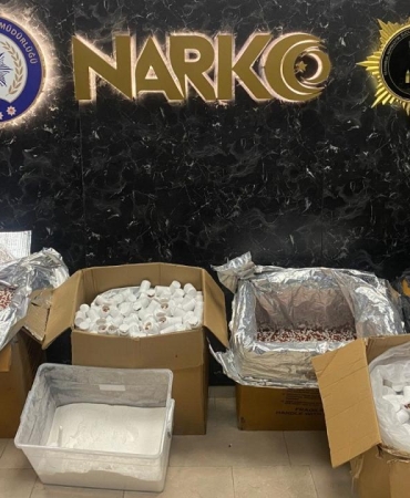 İstanbul'da 247 bin 500 sentetik ecza hap ele geçirildi