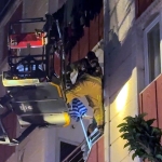 İstanbul'da 4 katlı binada yangın paniği: Mahsur kalanlar böyle kurtarıldı