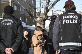 İstanbul'daki uyuşturucu soruşturmasında gözaltına alınan 19 zanlı adliyede