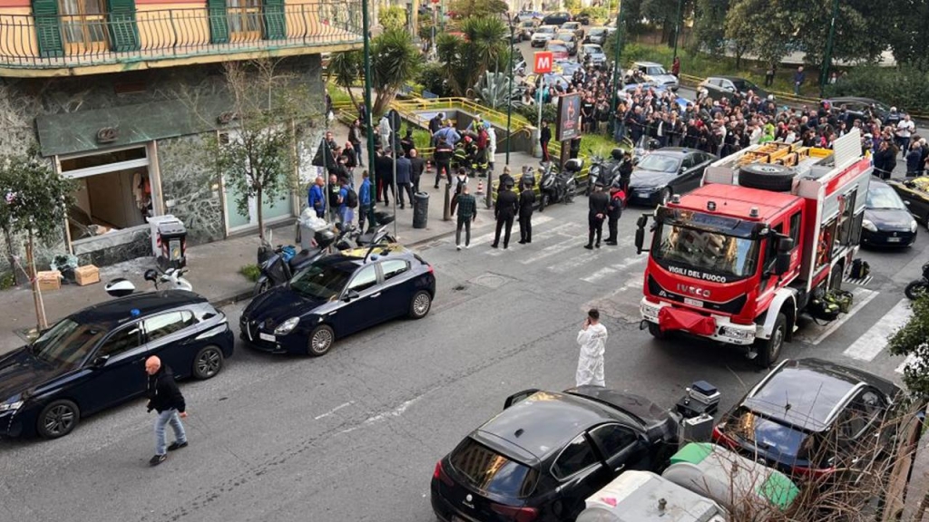 İtalya'da filmleri aratmayan banka soygunu: 25 kişi rehin alındı