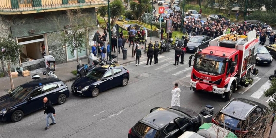 İtalya'da filmleri aratmayan banka soygunu: 25 kişi rehin alındı