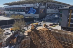 Kadıköy'de inşaat alanındaki duvar çöktü