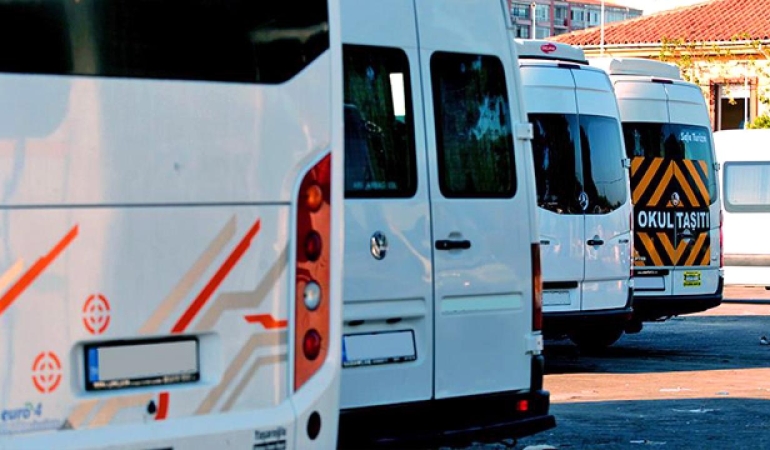 Kamu personeli, öğrenci çocuğuyla servis aracına binebilecek