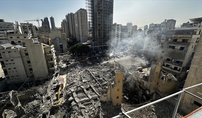 Katil İsrail, Lübnan'ın güneyindeki çok sayıda eve saldırı düzenledi