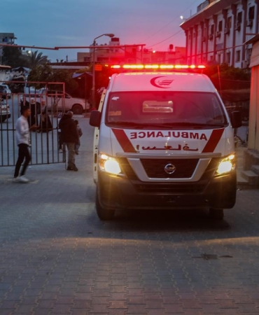 Katil İsrailin Gazzeye saldırısında ikizlere hamile anne ve 2 çocuğu hayatını kaybetti