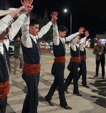 Kayağın özel ikizleri Fransa'dan 6 madalyayla döndü