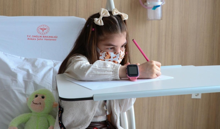 Küçük Hira'nın hayalleri yeni kalbiyle renk kazanacak