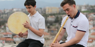 Lise öğrencileri Safranbolu'da geleneksel Türk müziğini tanıtıyor