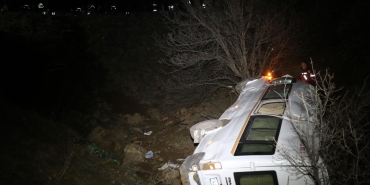 Malatya'da maden işçilerini taşıyan minibüs devrildi: 2 ölü, 10 yaralı
