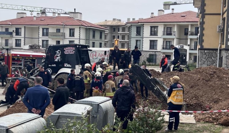 Manisa'da göçük altında kalan işçi öldü