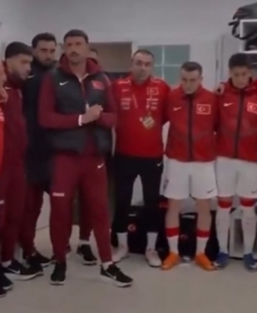 Merih Demiral paylaştı: İşte Kosova'yla oynadığımız tarihi maç öncesi yaşananlar