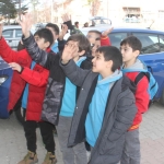 Miniklerin iyilik timi iş başında: Harçlıklar akülü araca dönüştü