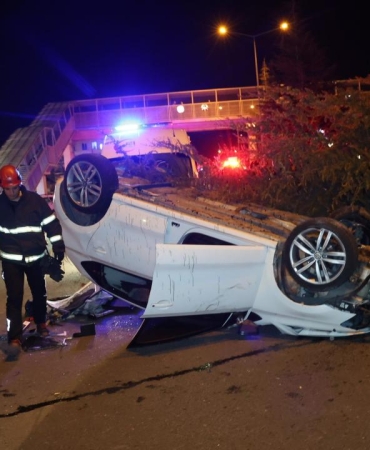 Nevşehir'de köpeğe çarpmamak için manevra yapan otomobil takla attı