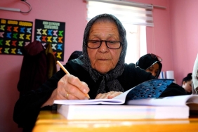 Okuma yazma hayaline 88 yaşında kavuştu