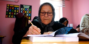 Okuma yazma hayaline 88 yaşında kavuştu