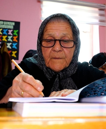 Okuma yazma hayaline 88 yaşında kavuştu