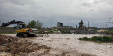 Osmaniye Düziçi'nde yağış nedeniyle köprü çöktü