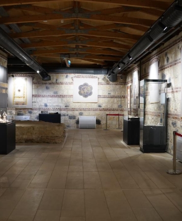 'Osmanlı Sultanlarının Sevdası: Kutsal Emanetler' sergisi Rami Kütüphanesi'nde açıldı