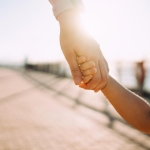 Otizmli çocuğu olan ailelere ücretsiz danışmanlık 16 ilde daha yaygınlaştırılacak