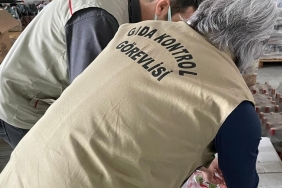 Pirincin üstünde kedi dışkısı çıkan markete ceza