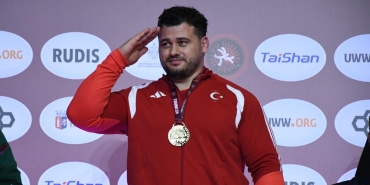 RÄ±za Kayaalp tarih yazdÄ±