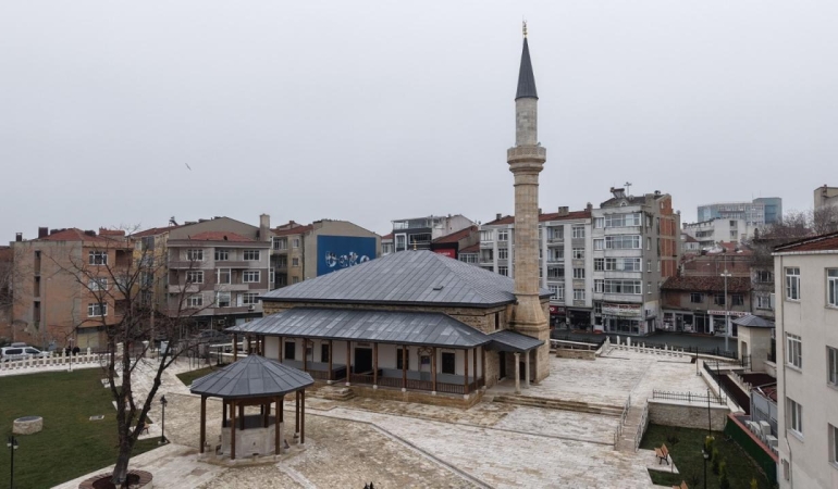 Restore edilen üç vakıf eseri cami cemaatle buluştu
